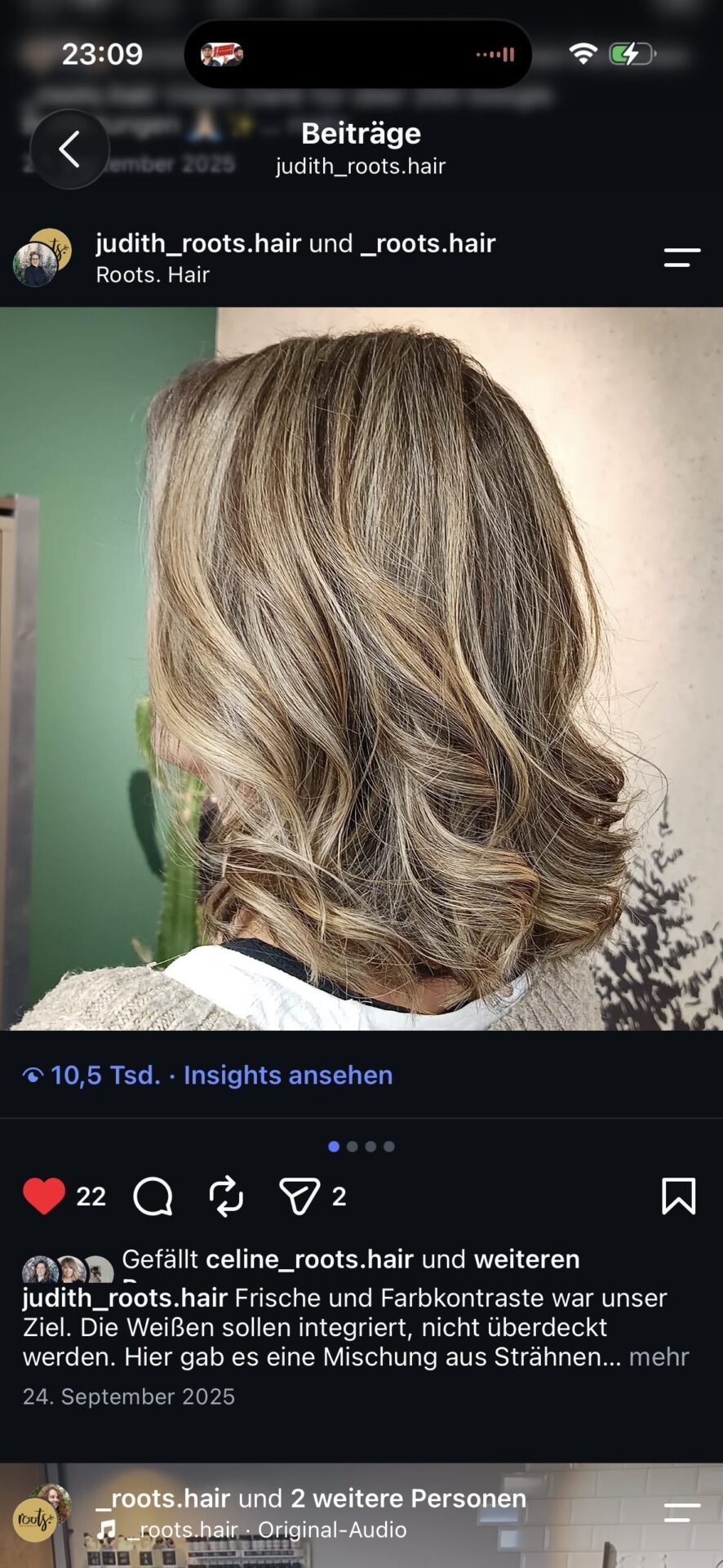 Weiße Haare nach der Integration mit Strähnen und Lowlights bei roots hair